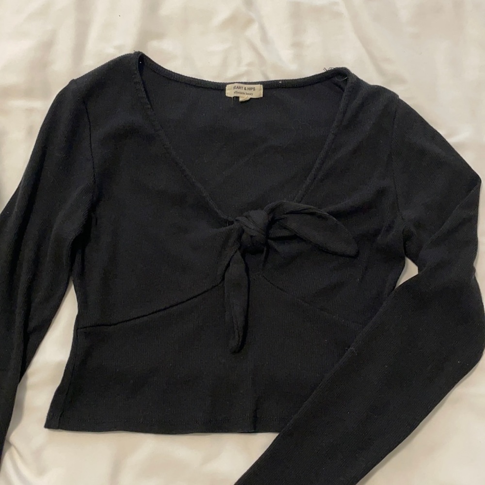 Cropped long sleeve with bow
